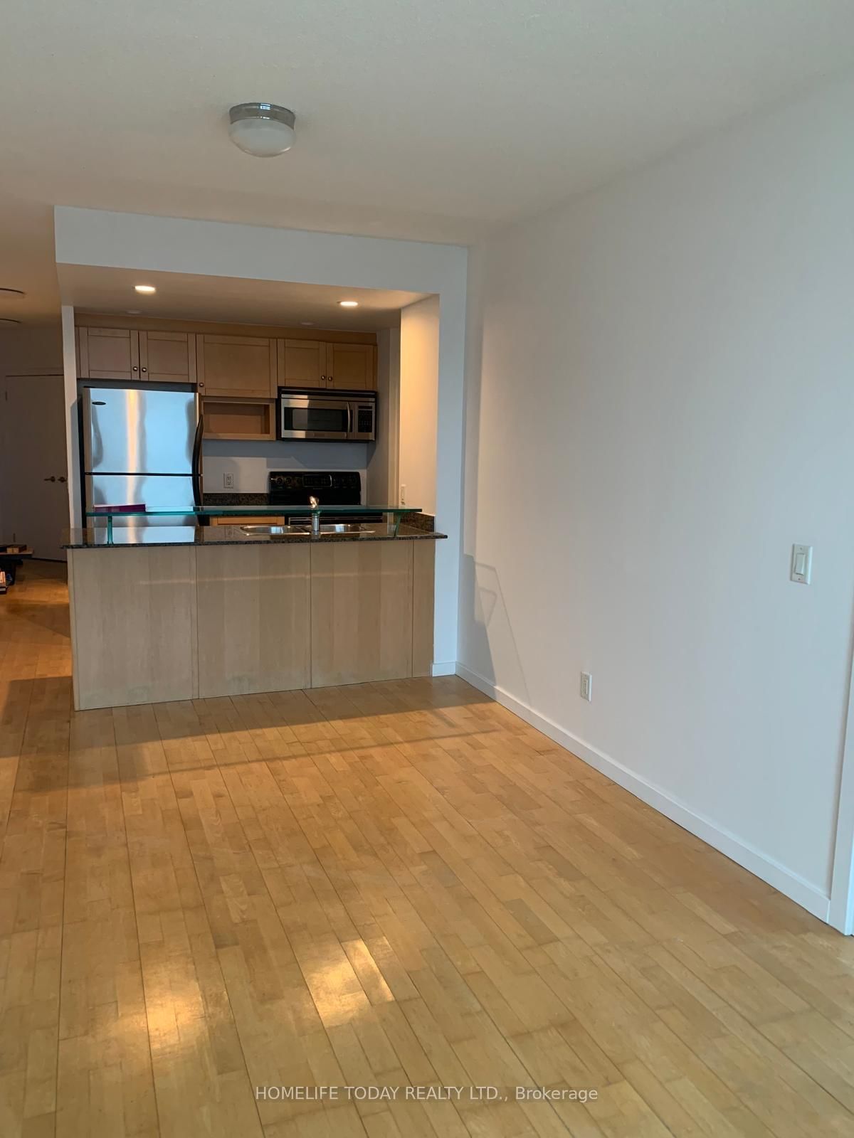 218 Queens Quay W, unit 507 for rent