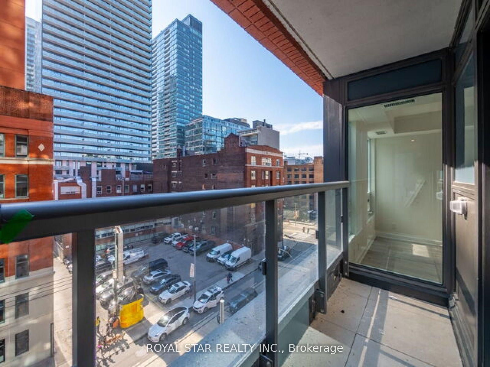 108 Peter St, unit 518 for rent