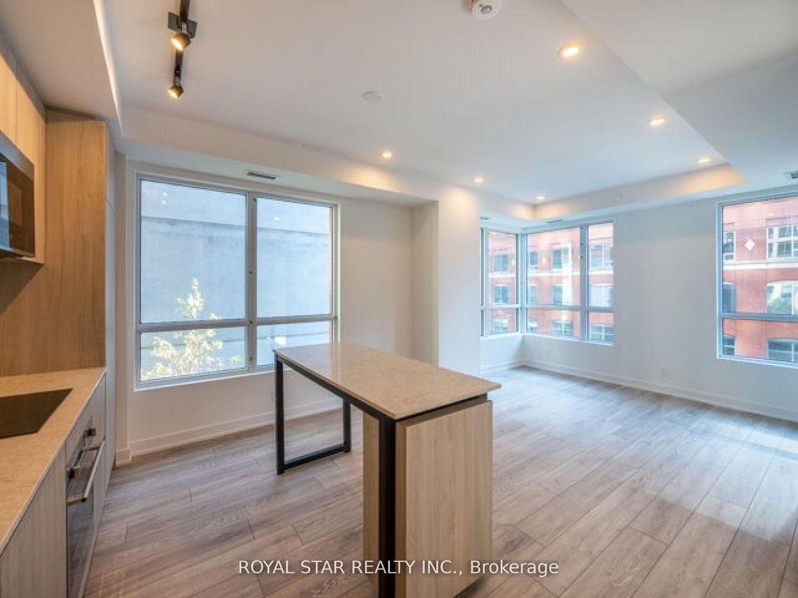 108 Peter St, unit 518 for rent