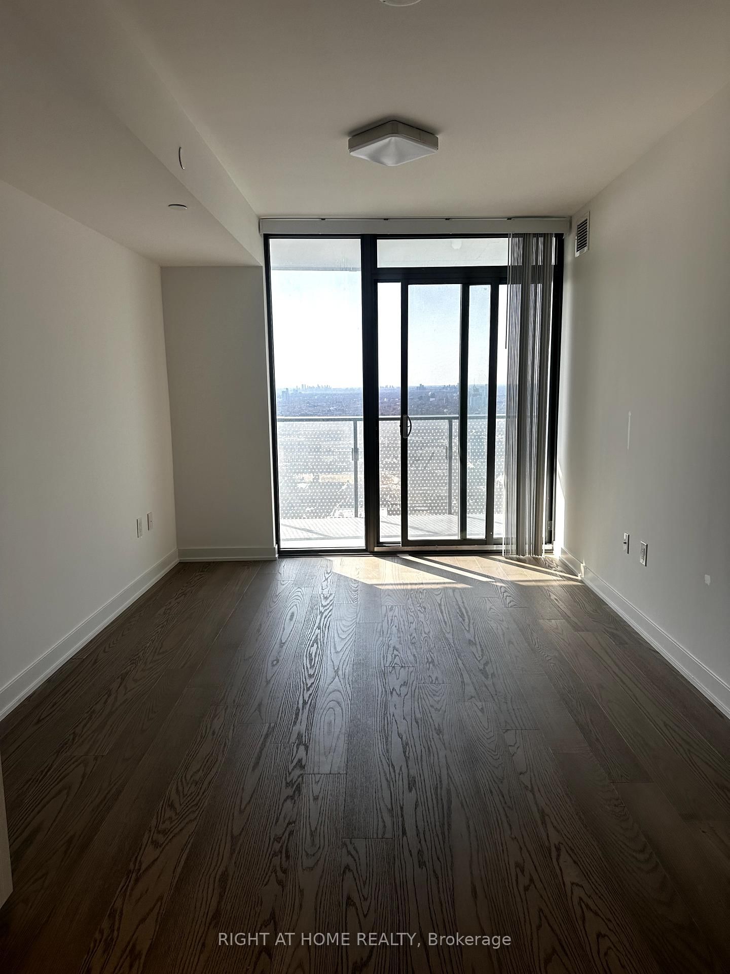 11 wellesley St, unit 3807 for rent