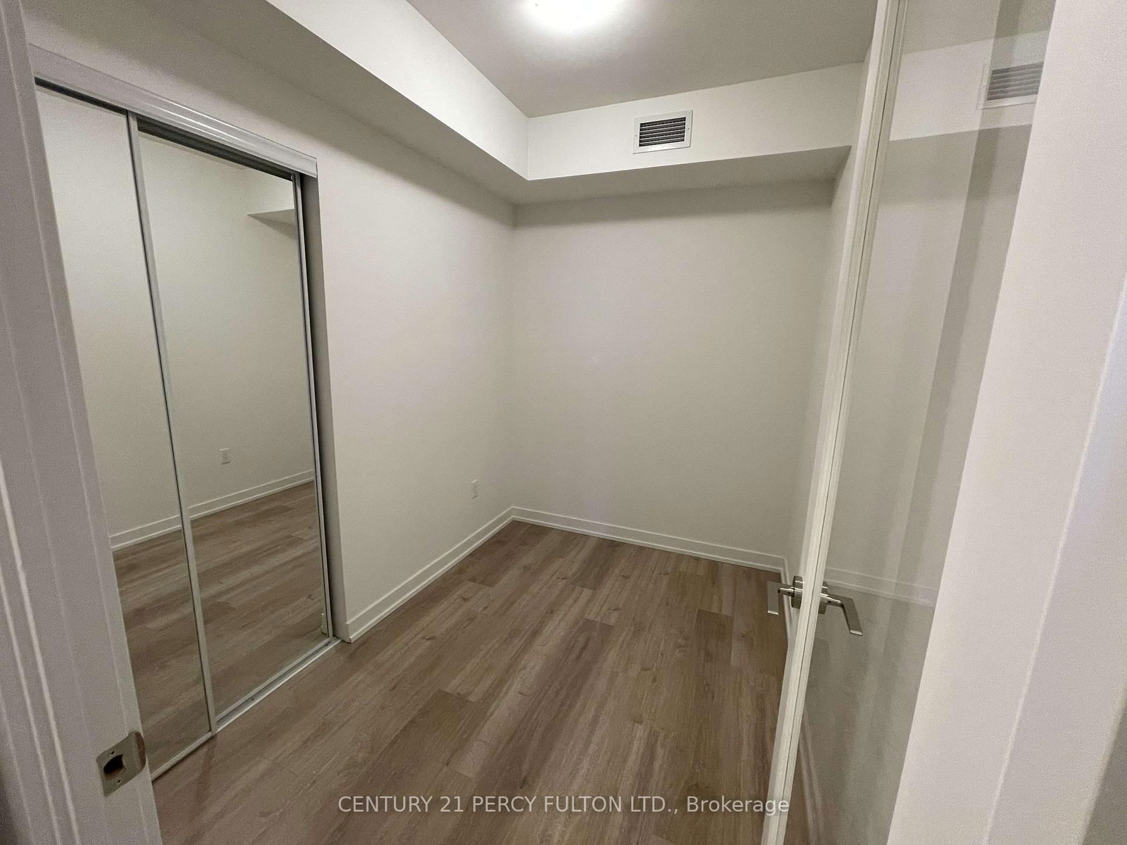 1 Yorkville Ave, unit 2507 for rent