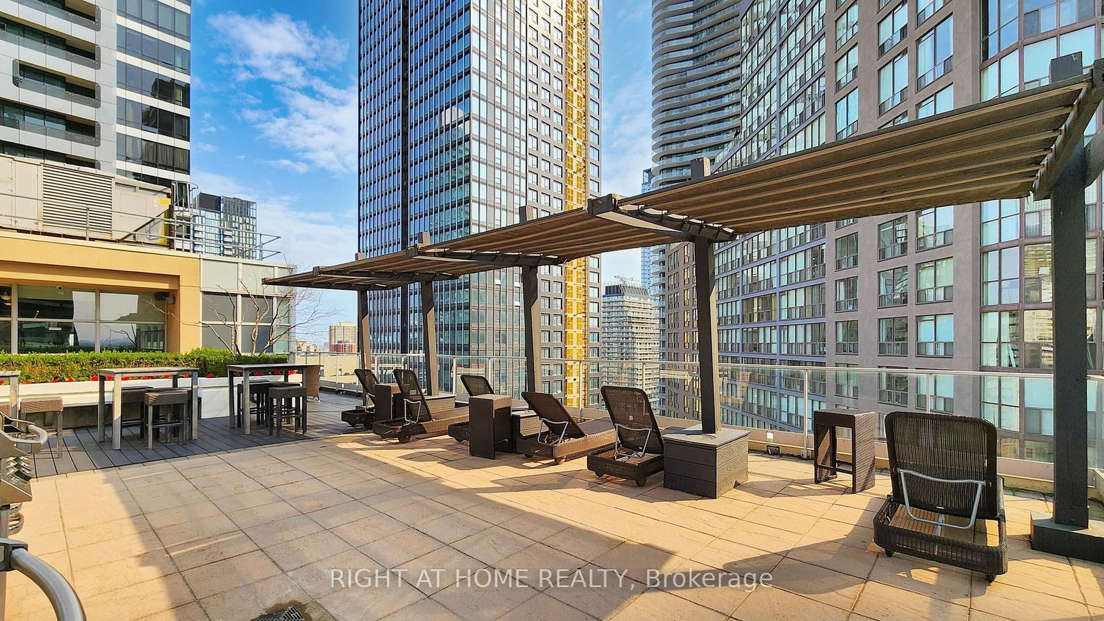 11 St Joseph St, unit 402 for sale