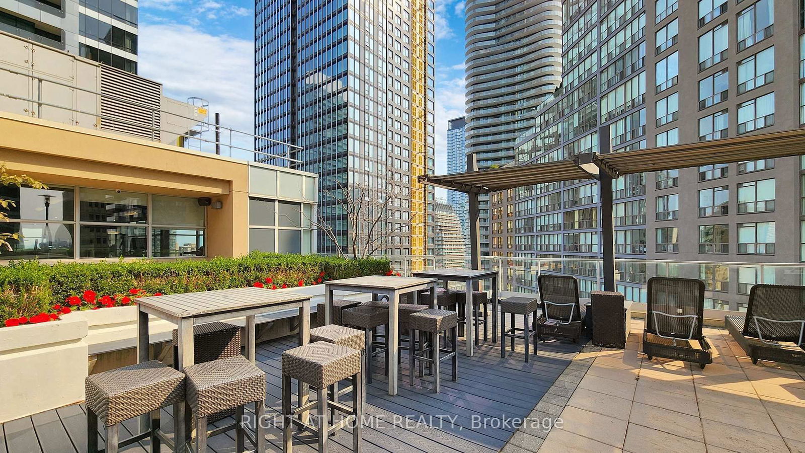 11 St Joseph St, unit 402 for sale