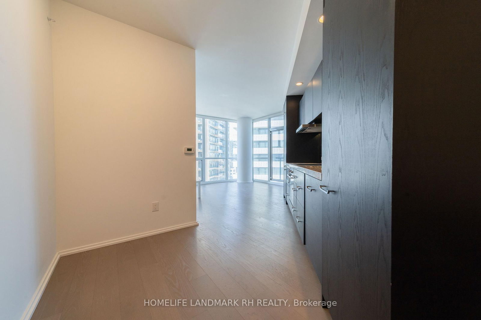 45 Charles St E, unit 2707 for rent