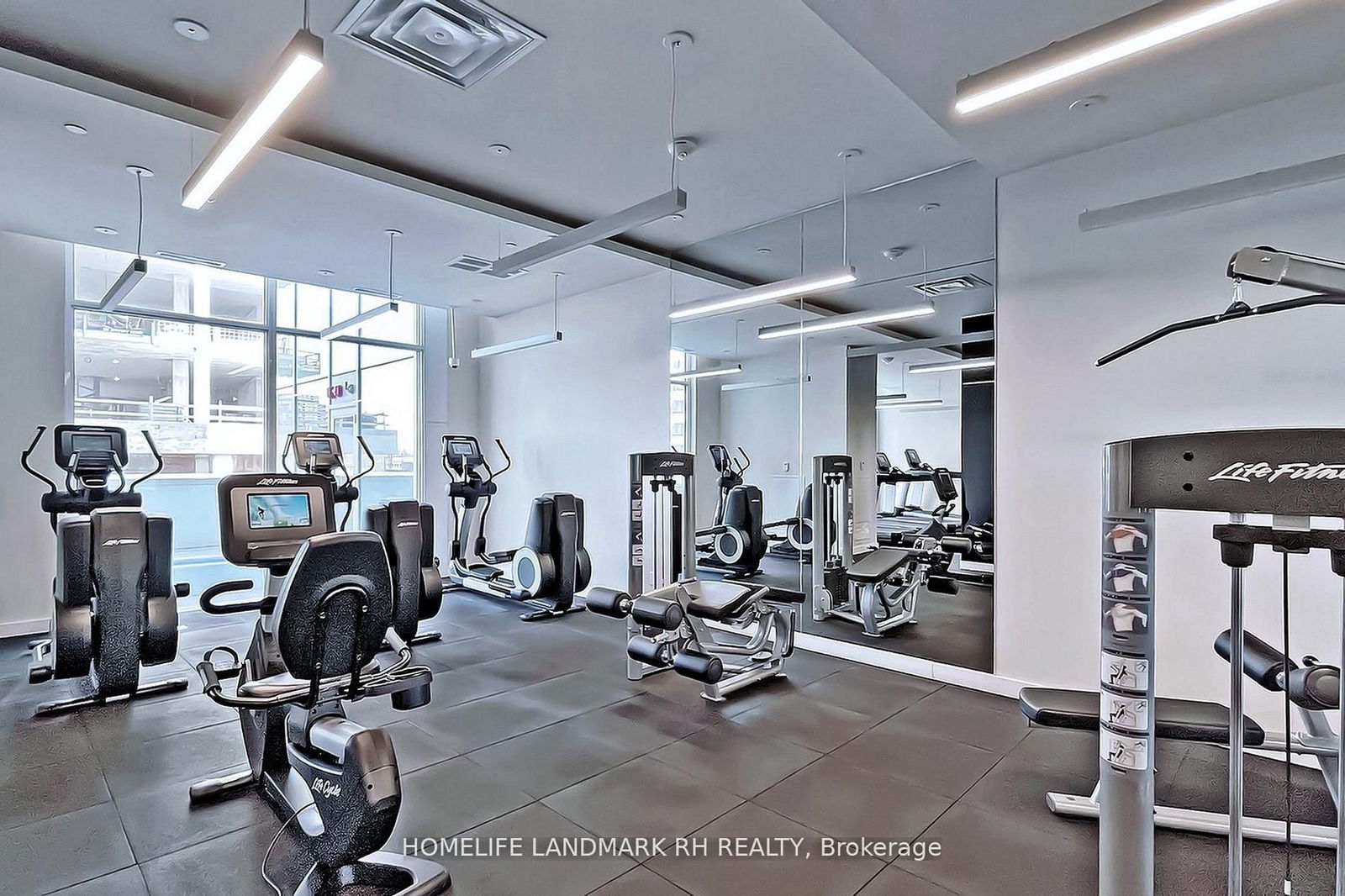 5180 Yonge St, unit 403 for rent