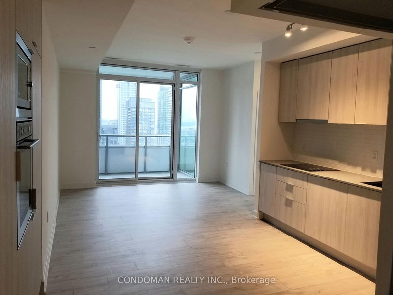 576 Front St W, unit 1407E for rent