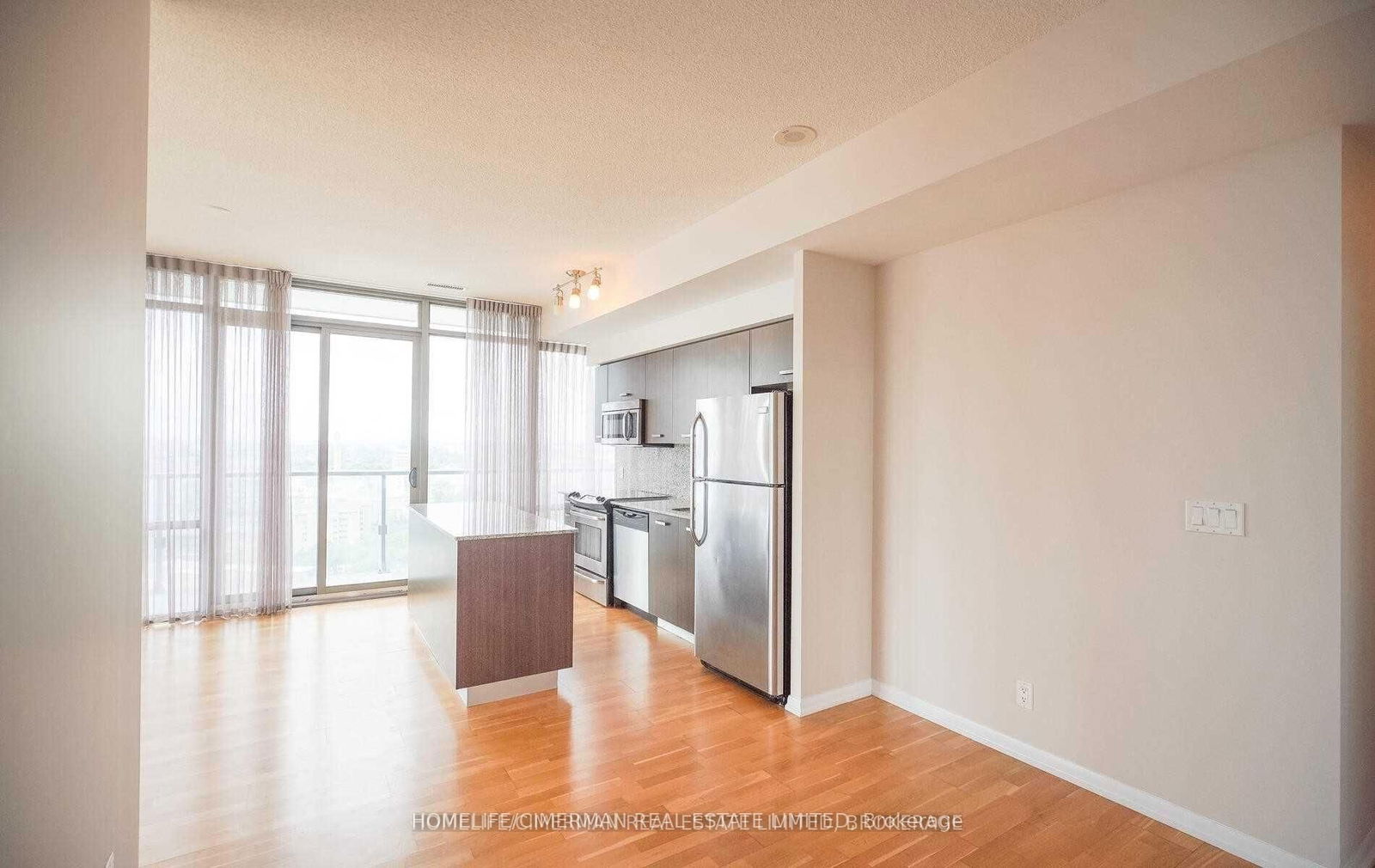 832 Bay St, unit 2610 for rent