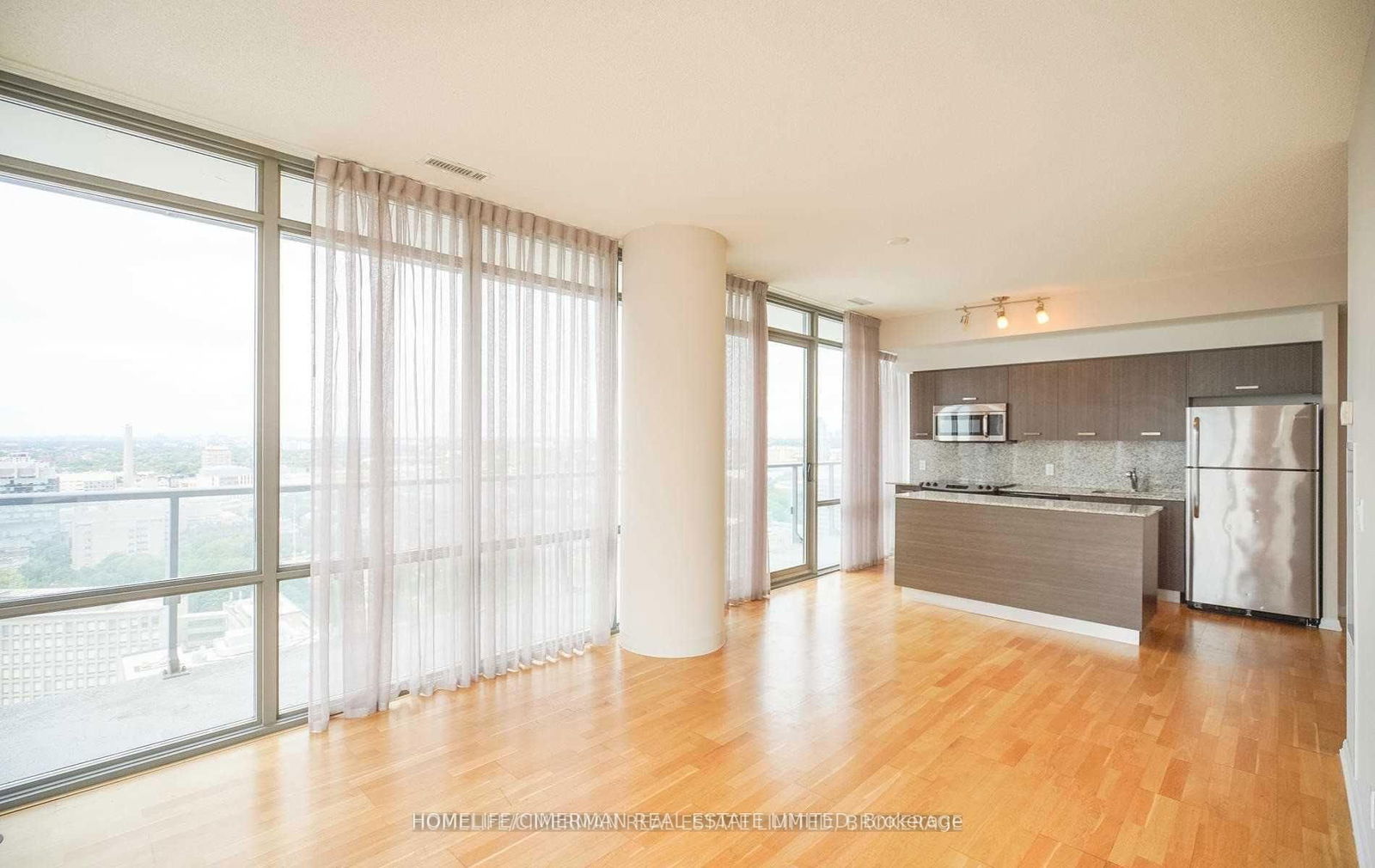 832 Bay St, unit 2610 for rent