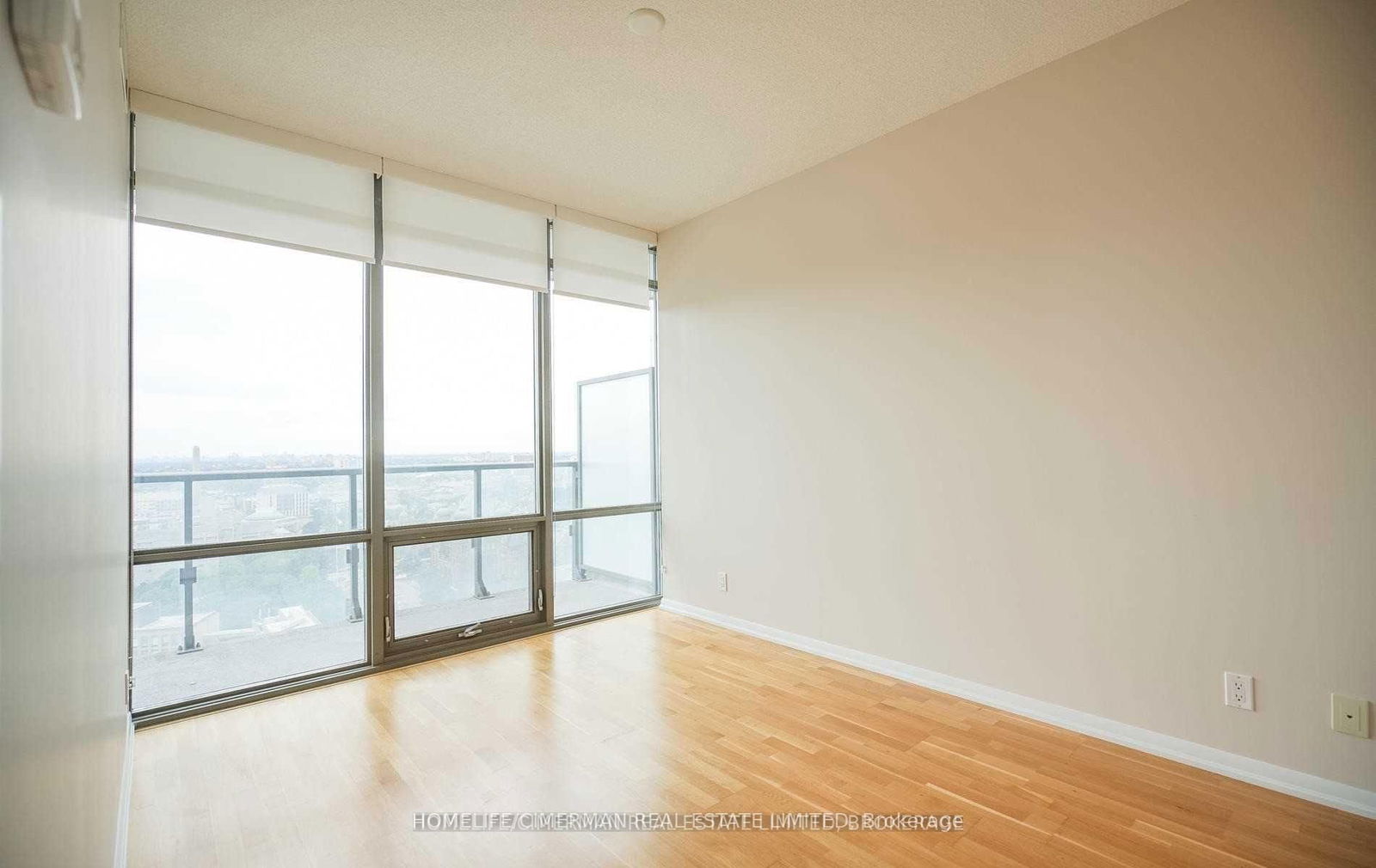 832 Bay St, unit 2610 for rent