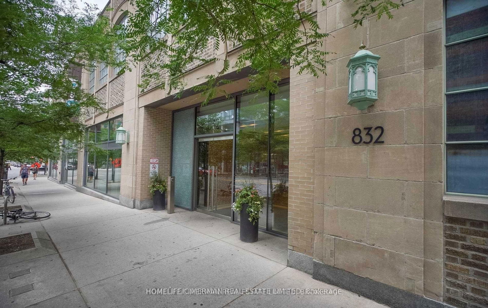 832 Bay St, unit 2610 for rent