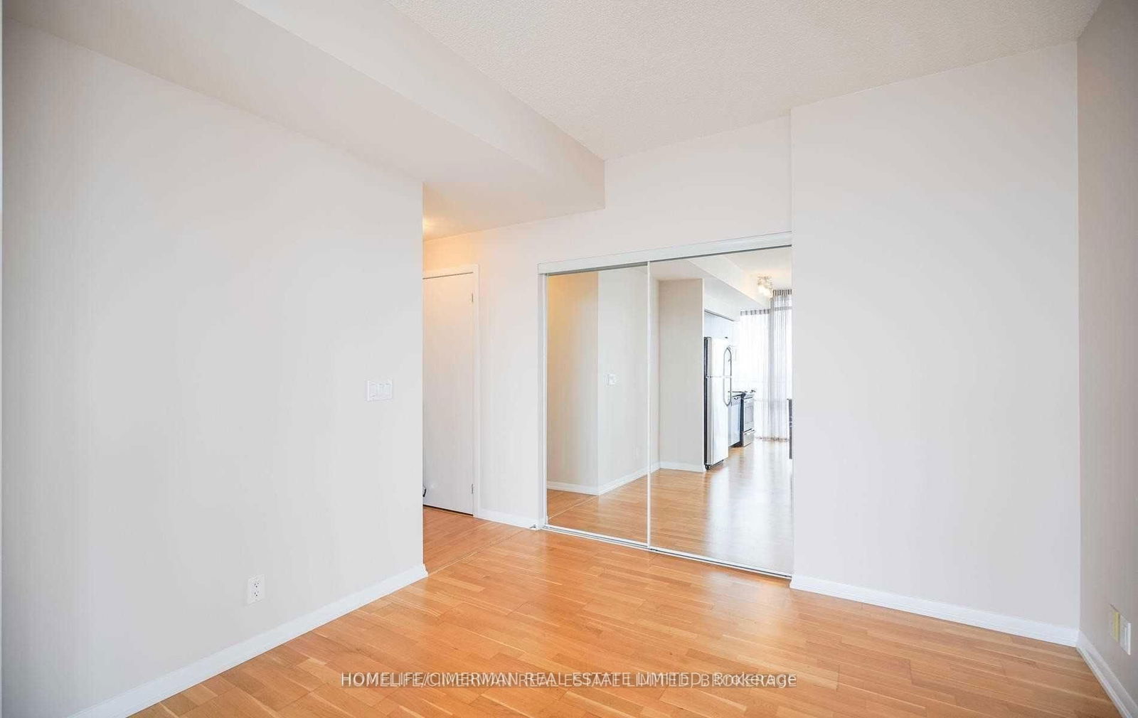 832 Bay St, unit 2610 for rent