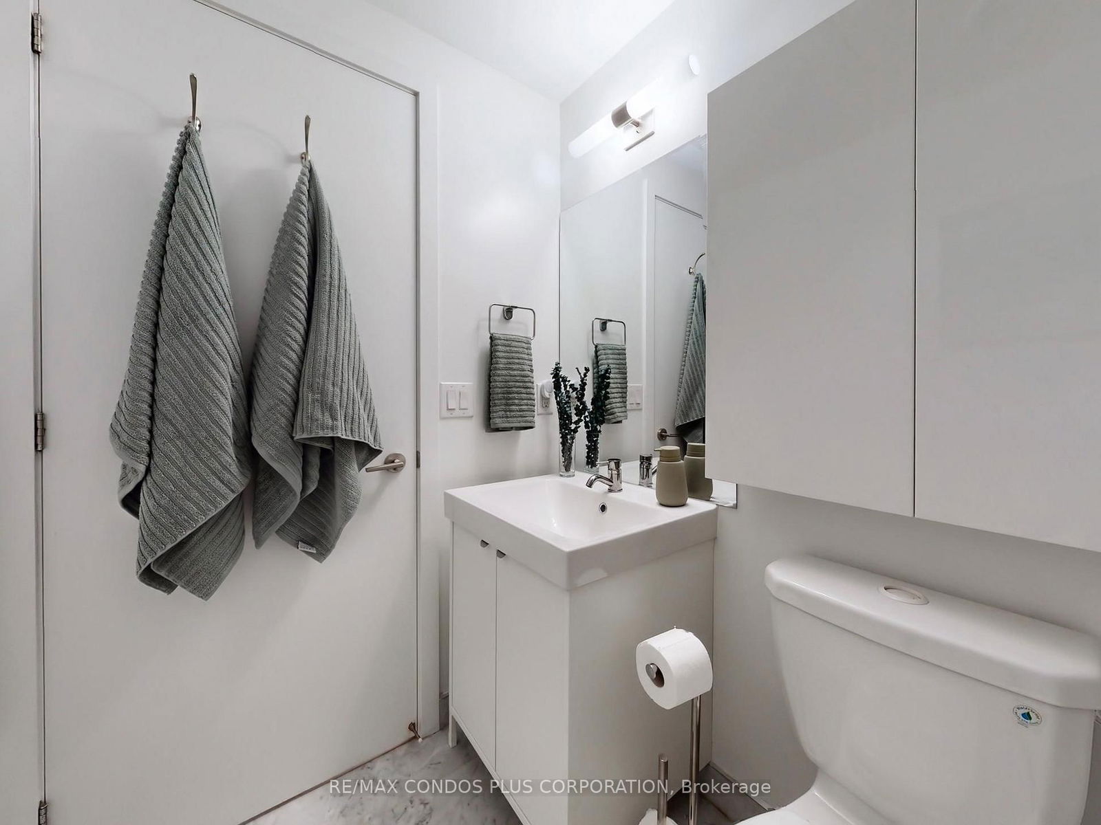 11 Charlotte St, unit 1706 for sale