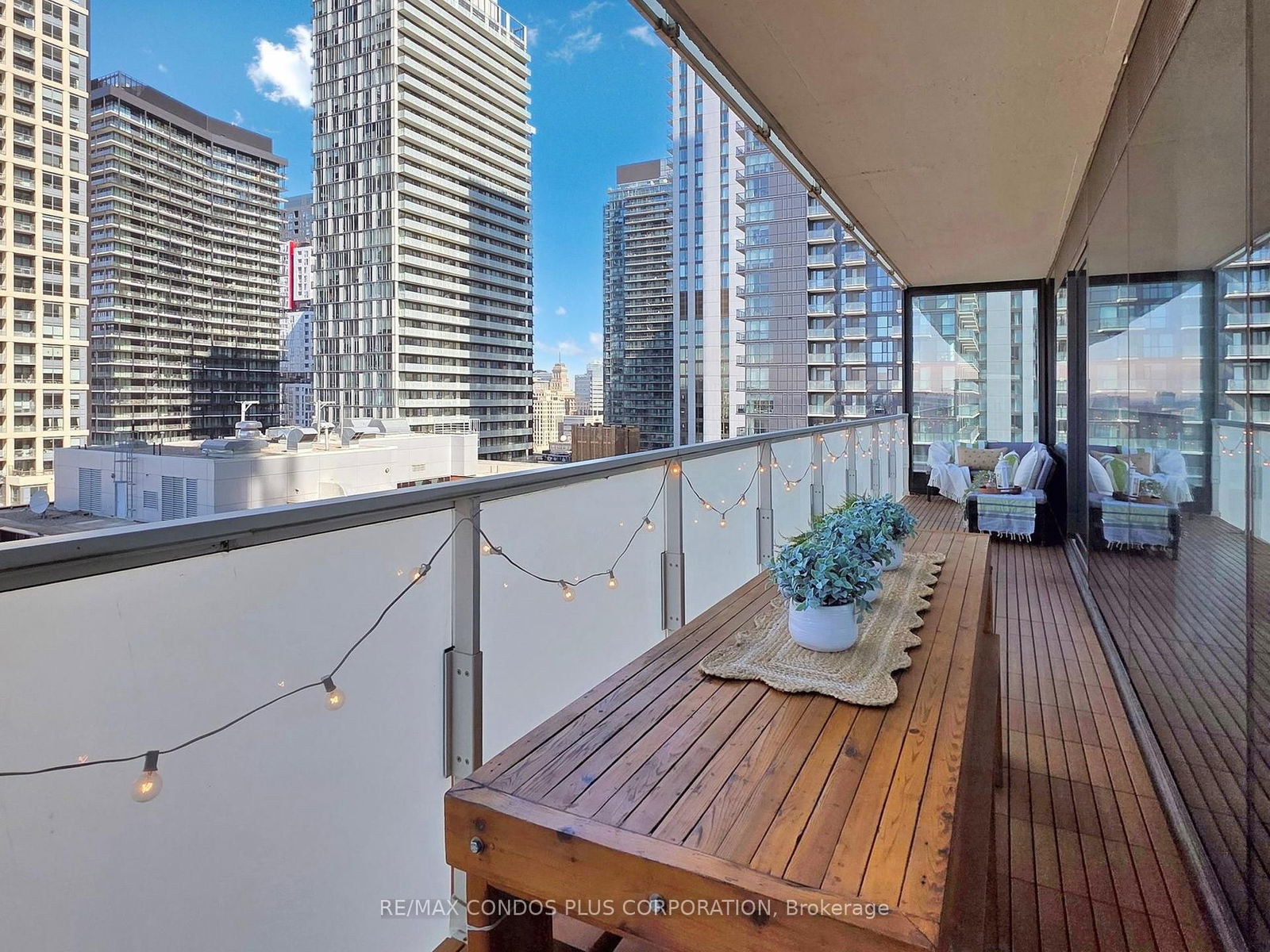 11 Charlotte St, unit 1706 for sale