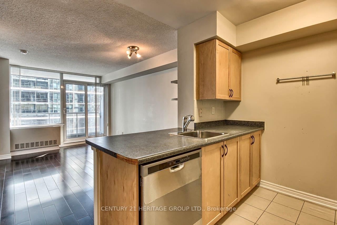 4978 Yonge St, unit 1211 for rent