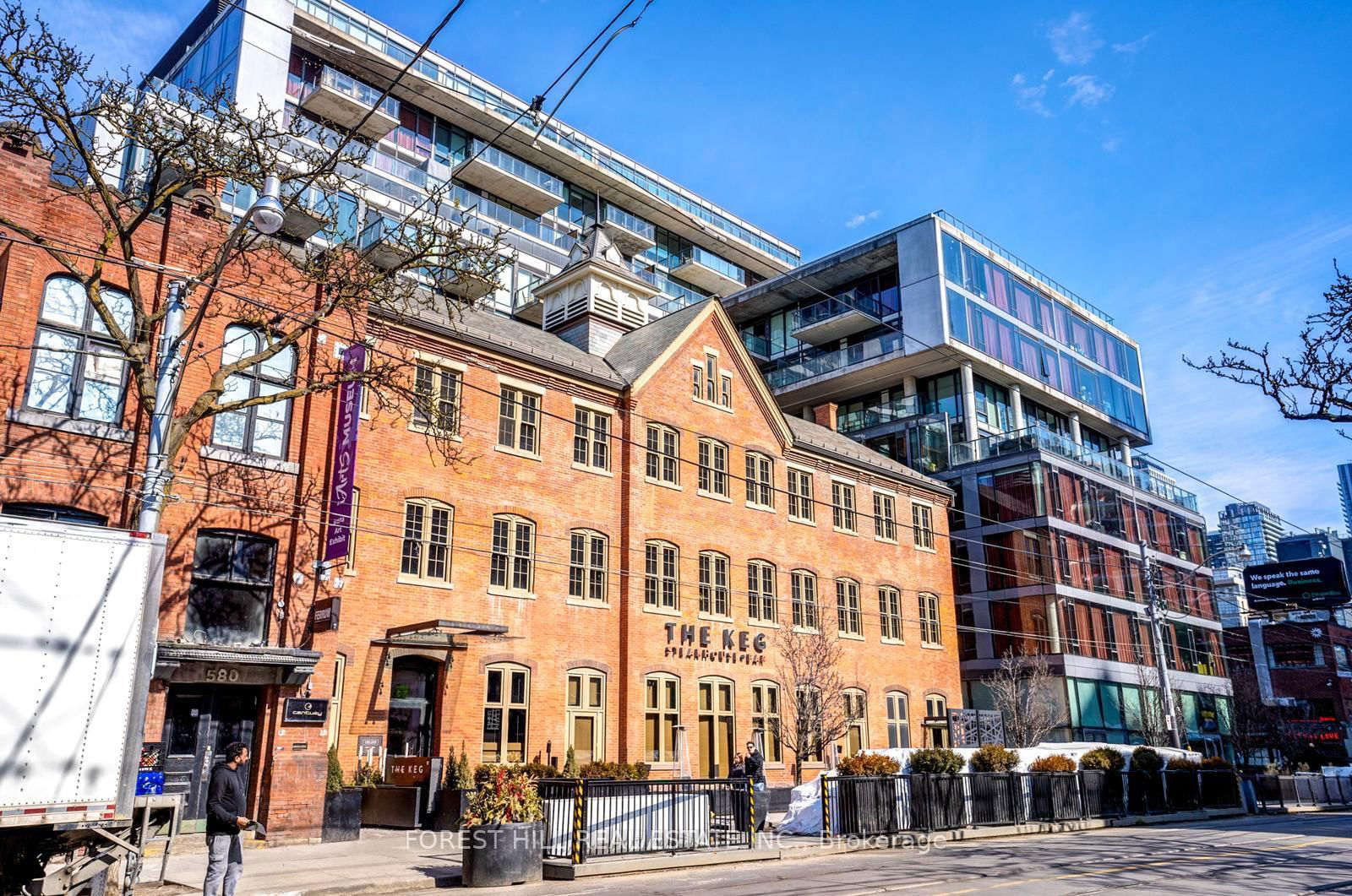 560 King St W, unit 717 for rent