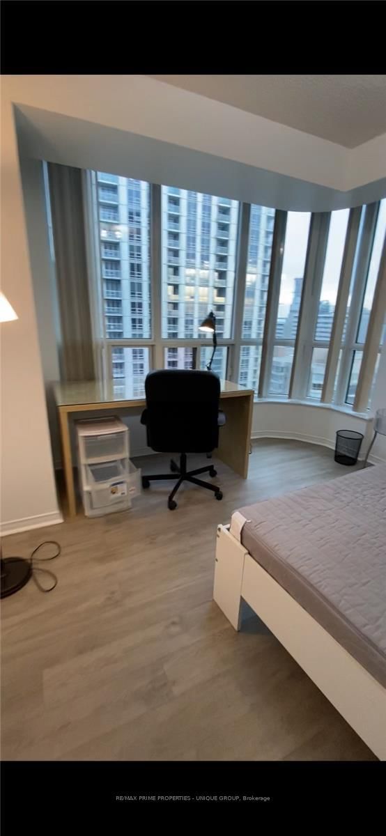 750 Bay St, unit 2802 for rent