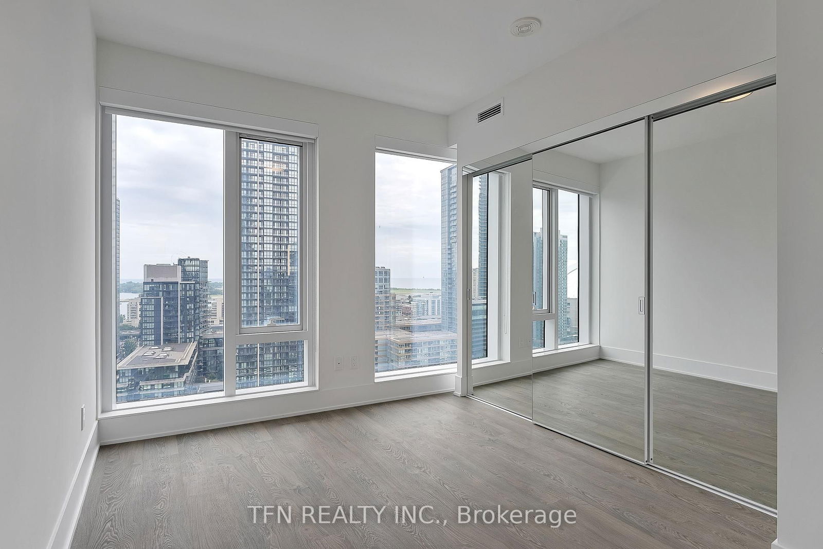 470 Front St W, unit 1412 for rent