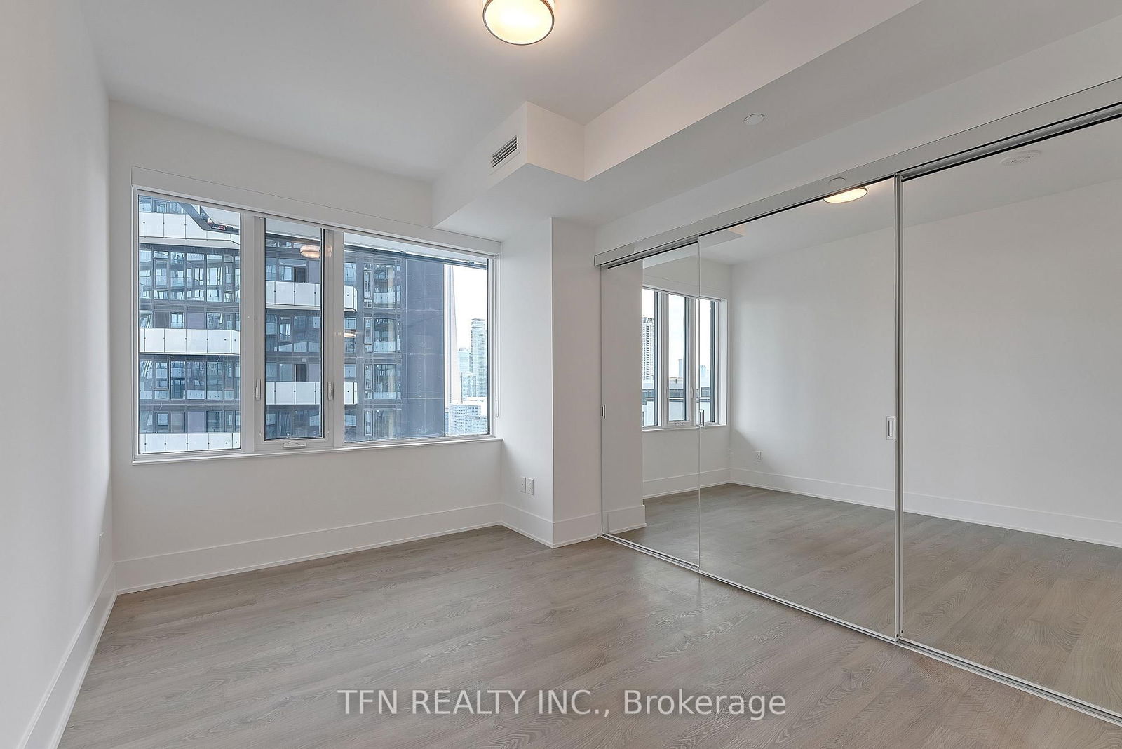 470 Front St W, unit 1412 for rent