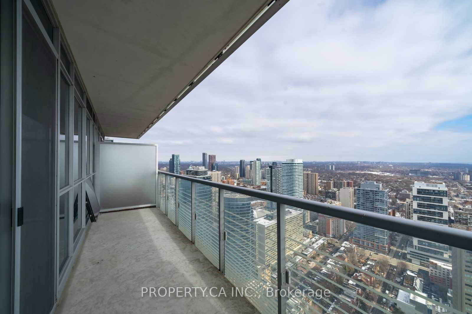 386 Yonge St, unit 4403 for rent