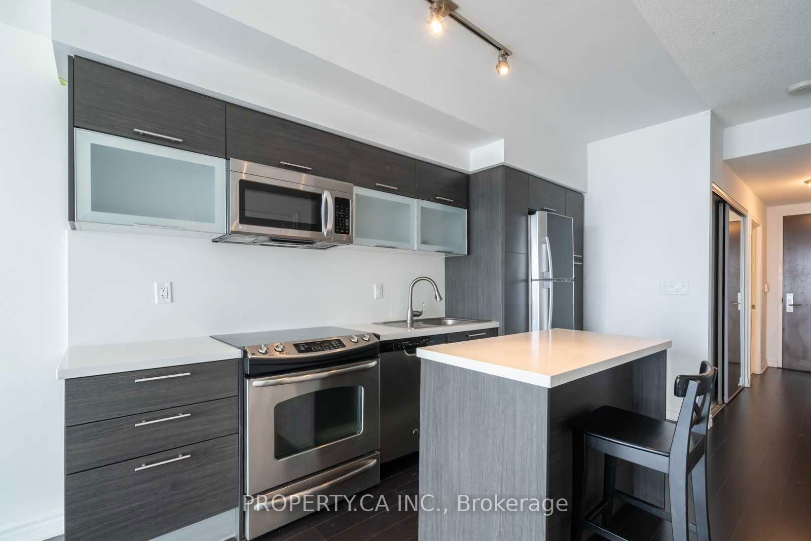 386 Yonge St, unit 4403 for rent