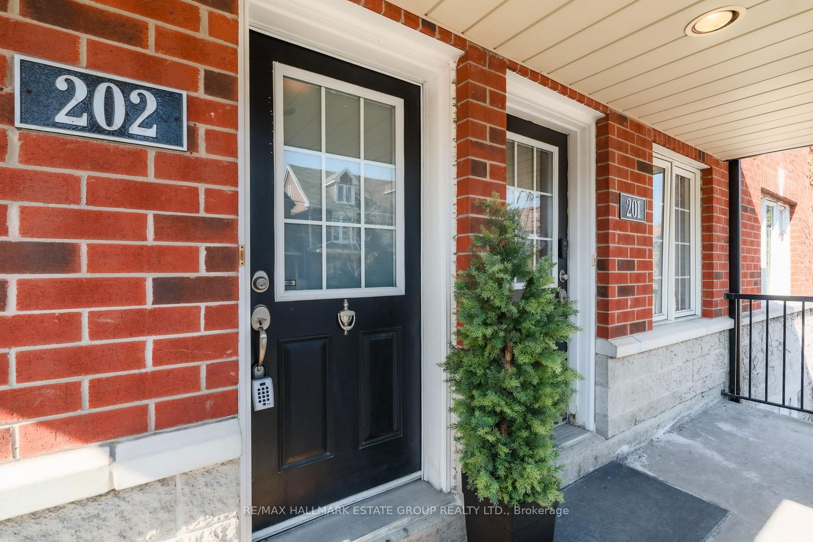 262 St Helens Ave, unit 202 for sale