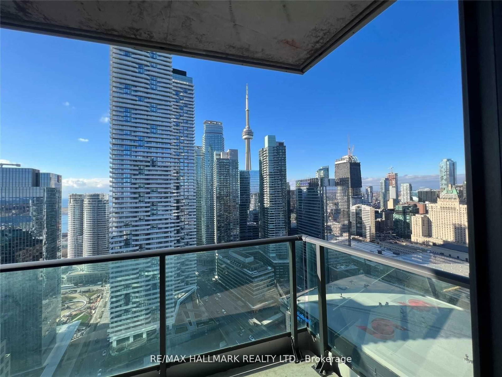 33 Bay St, unit 4013 for rent