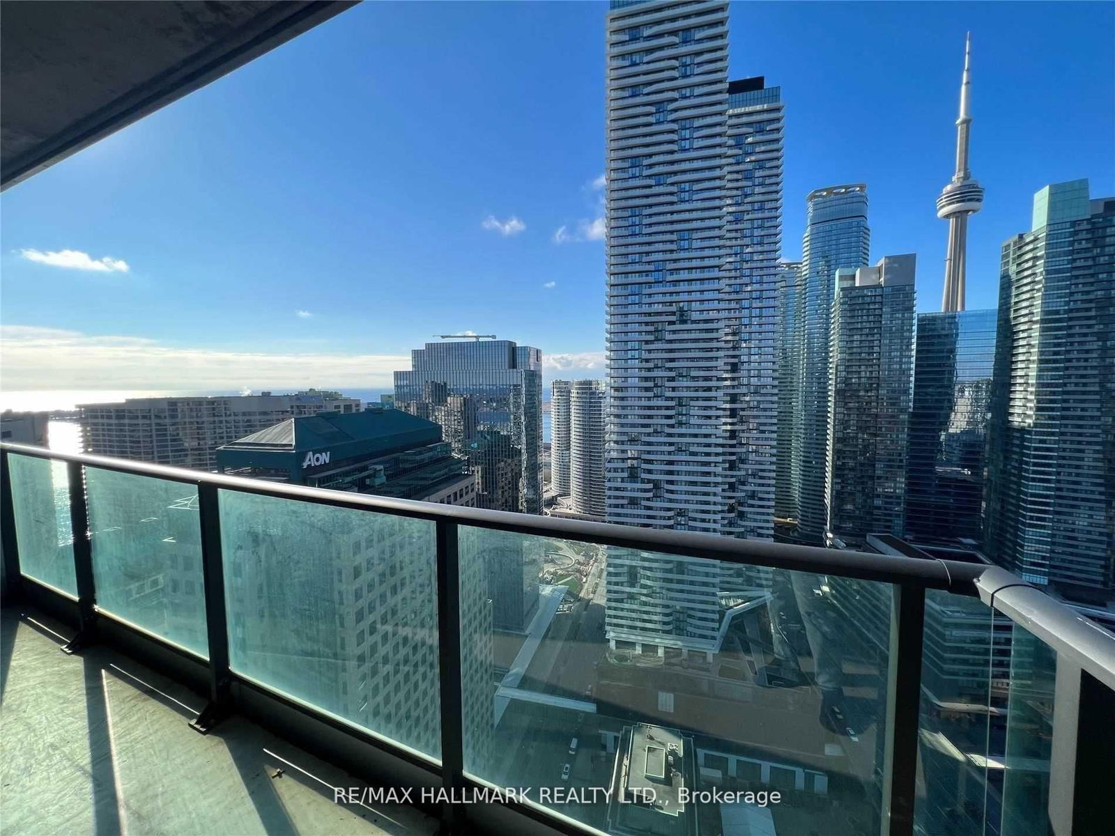 33 Bay St, unit 4013 for rent