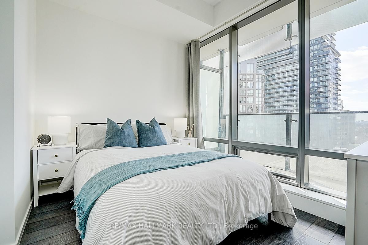 5 St Joseph St, unit 1806 for sale