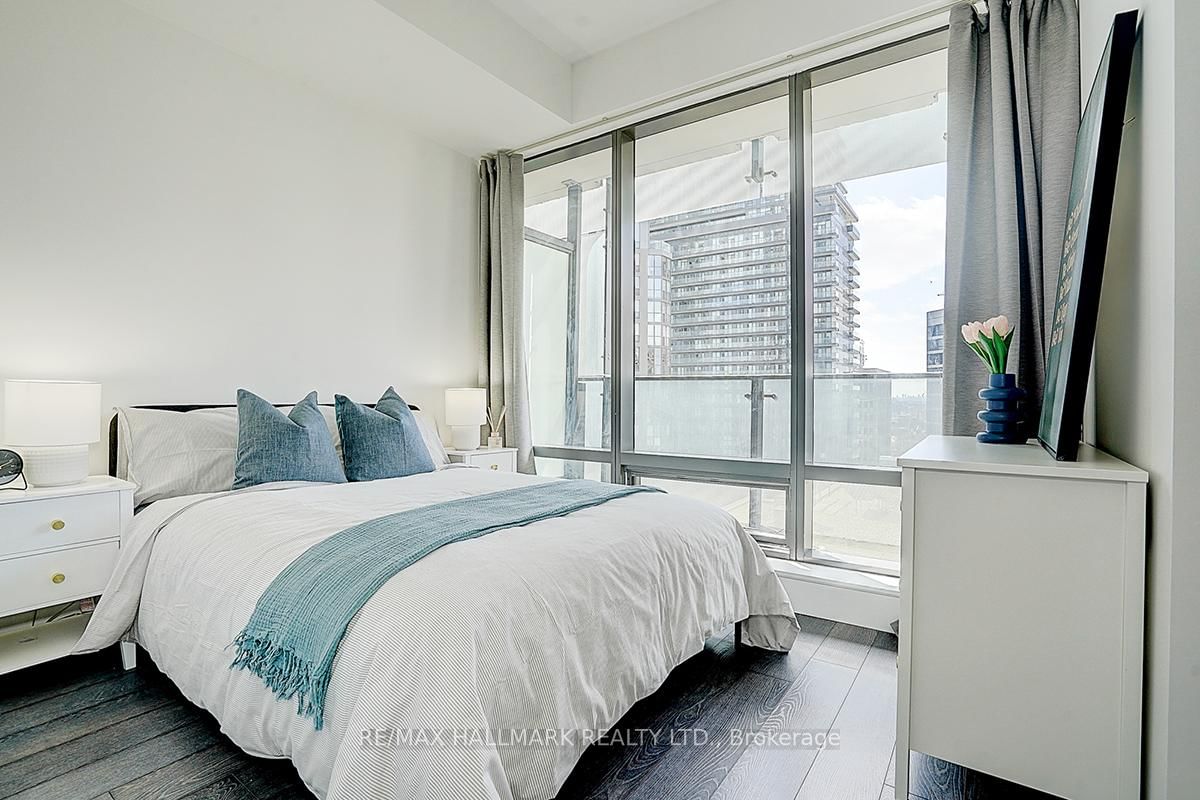 5 St Joseph St, unit 1806 for sale