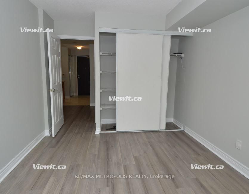 51 Lower Simcoe St, unit 319 for sale