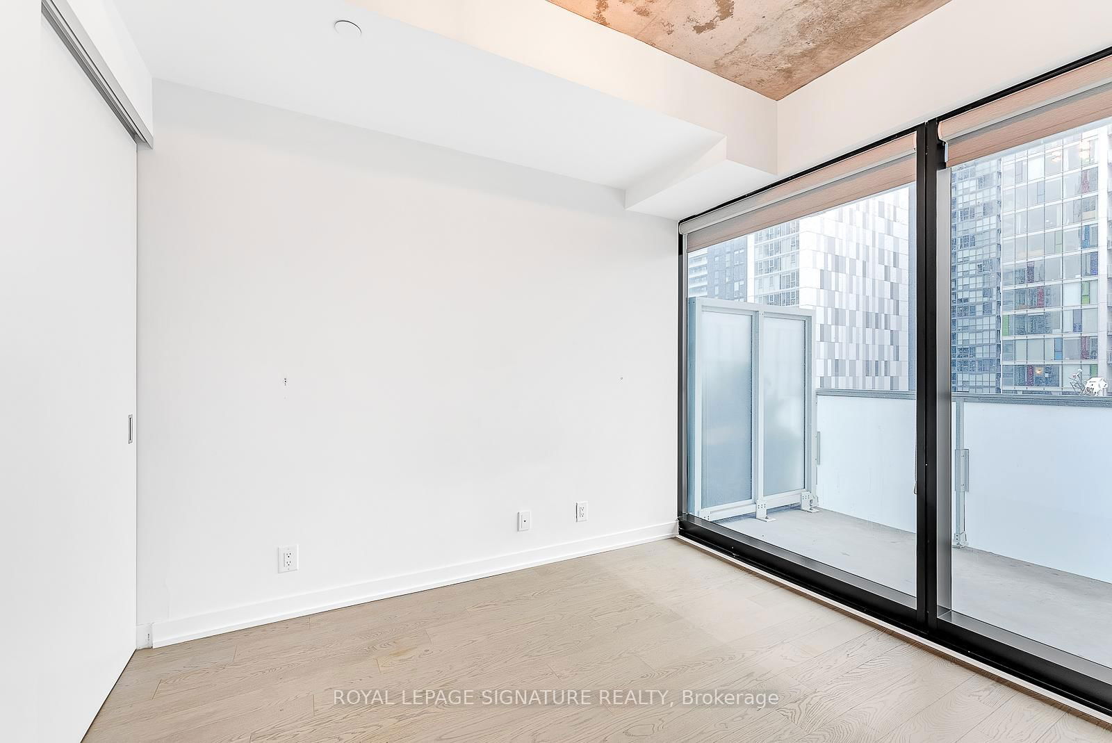 11 Charlotte St, unit 2201 for sale