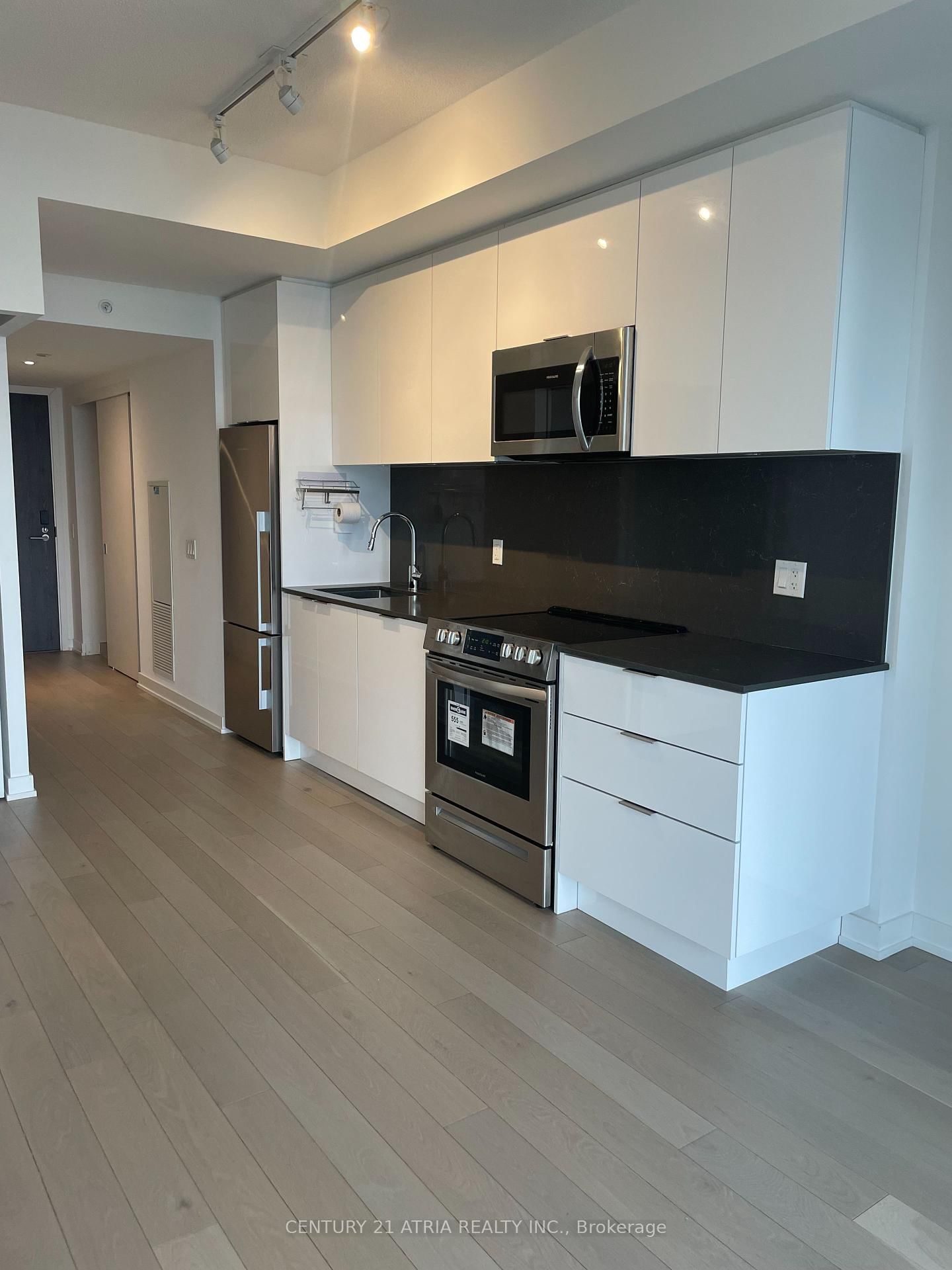 25 Richmond St E, unit 2804 for rent