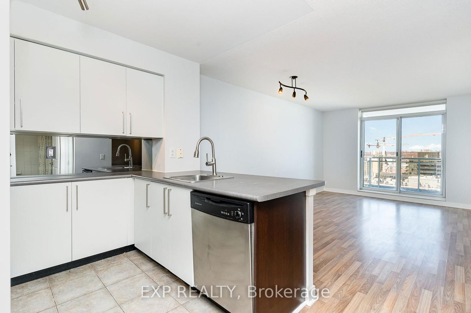 50 Lynn Williams St, unit 1810 for rent