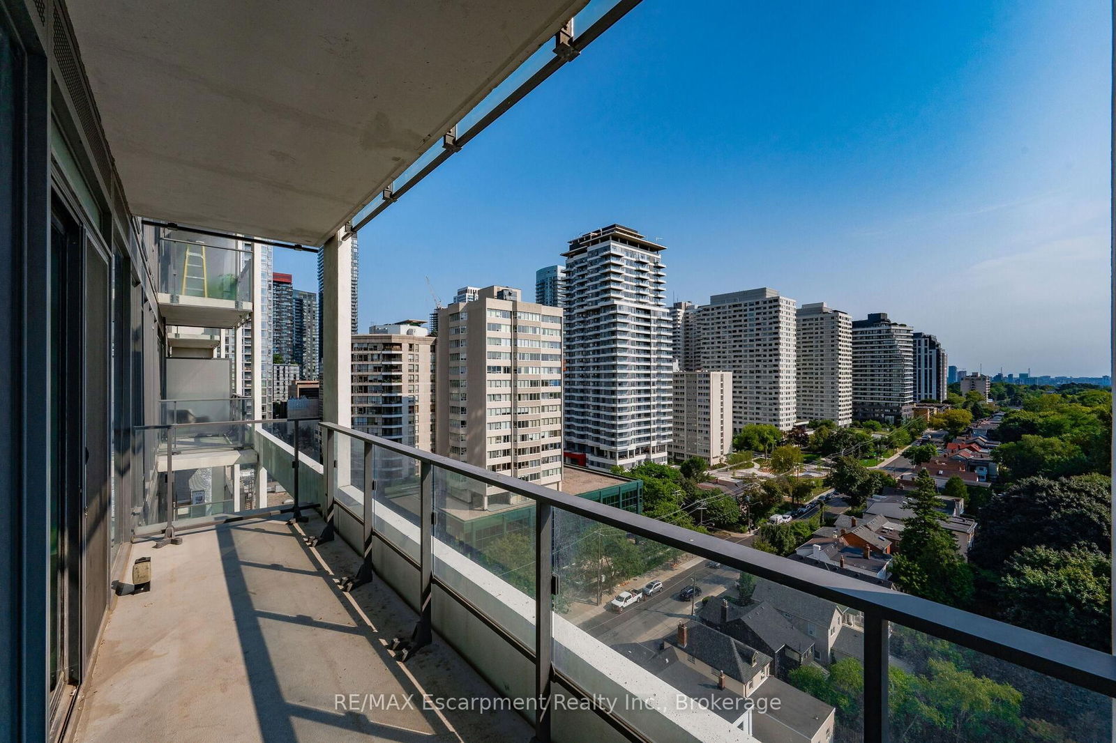 5 Soudan Ave, unit 1603 for sale