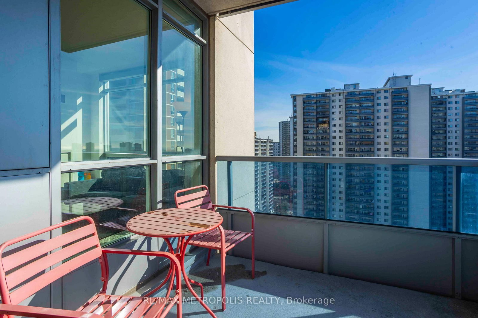 500 Sherbourne St, unit 1704 for sale