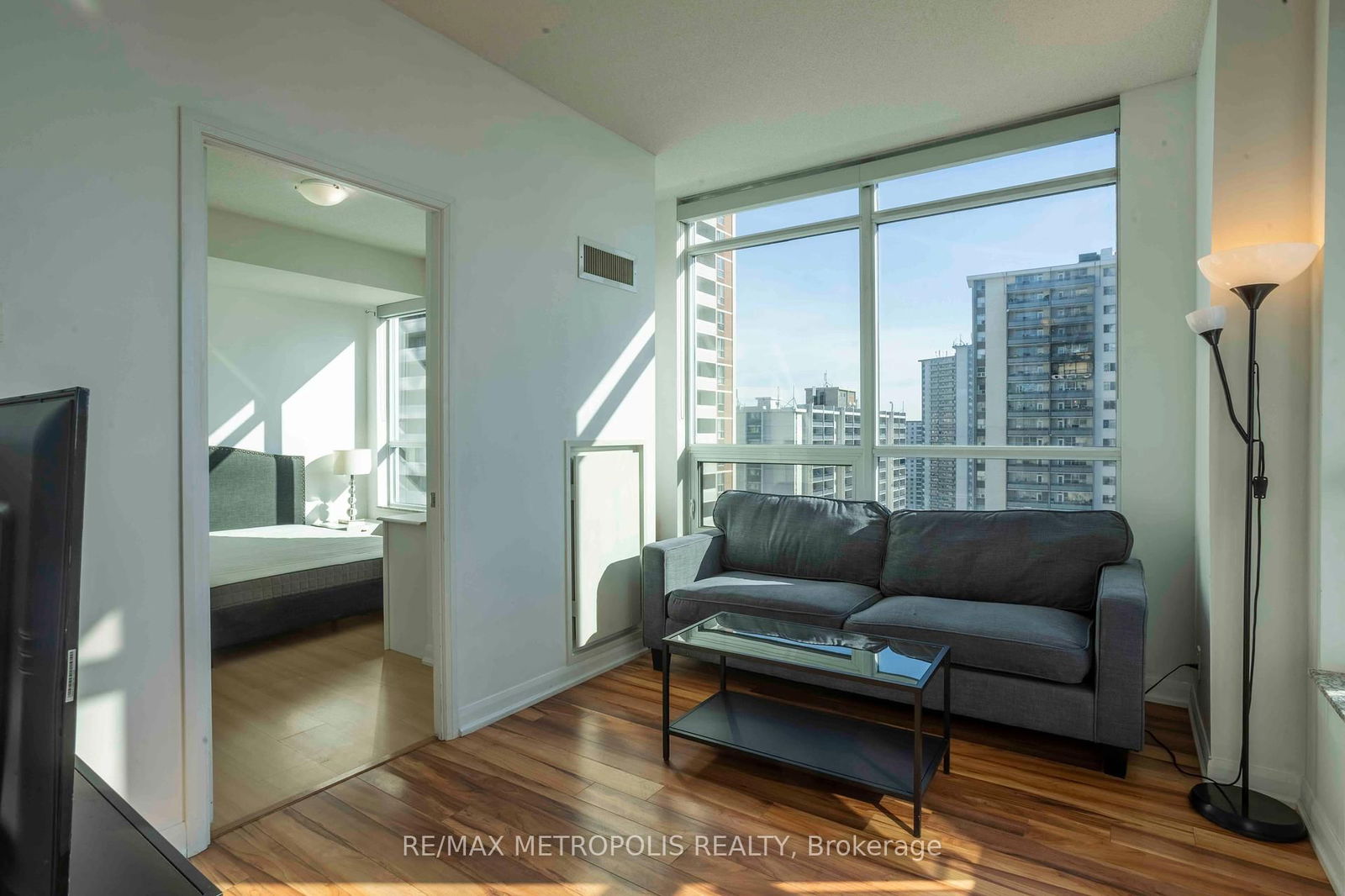 500 Sherbourne St, unit 1704 for sale