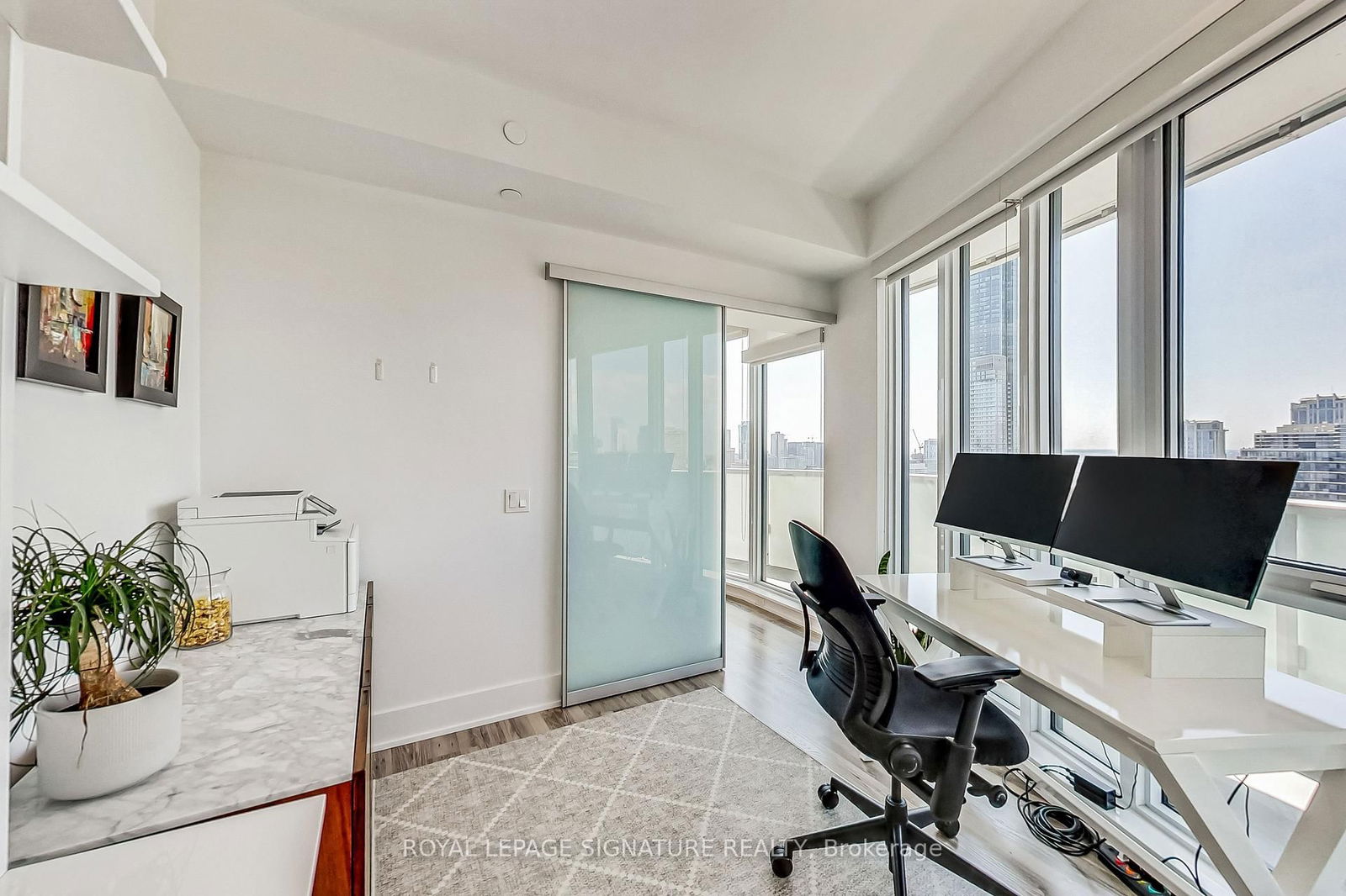 403 Church St, unit 4002 for sale