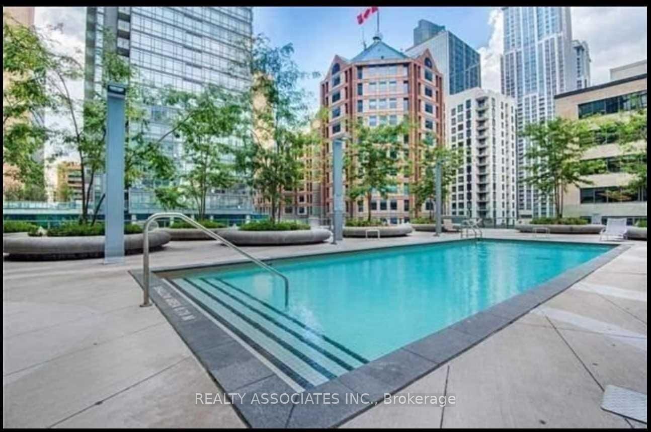 832 Bay St, unit 1309 for sale