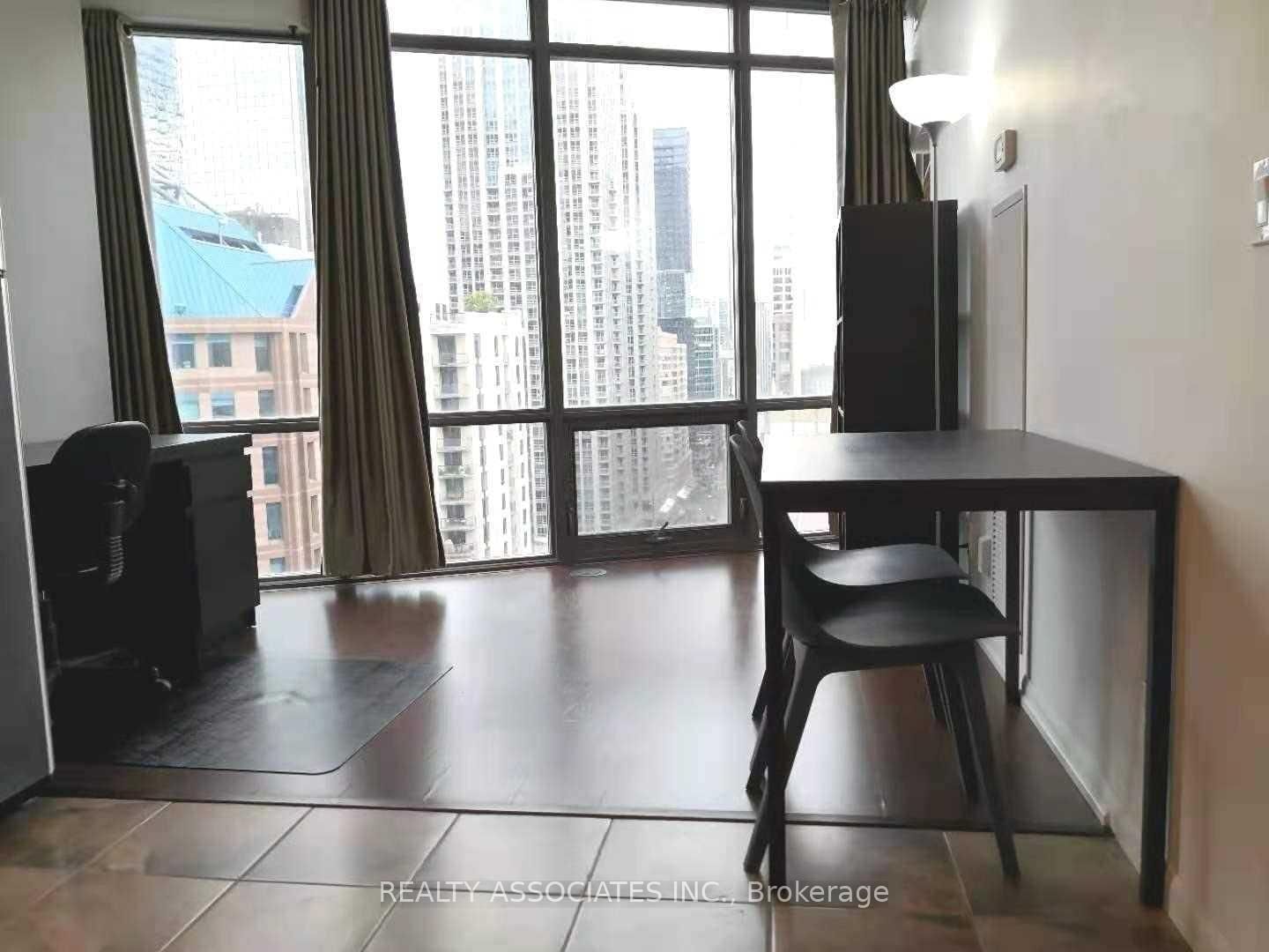 832 Bay St, unit 1309 for sale