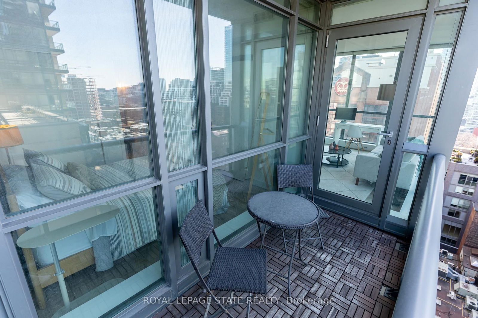 8 Charlotte St, unit 1407 for sale