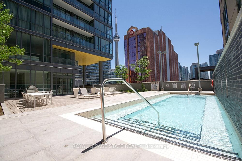 8 Charlotte St, unit 1407 for sale