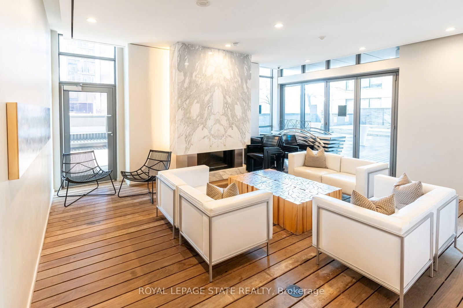 8 Charlotte St, unit 1407 for sale