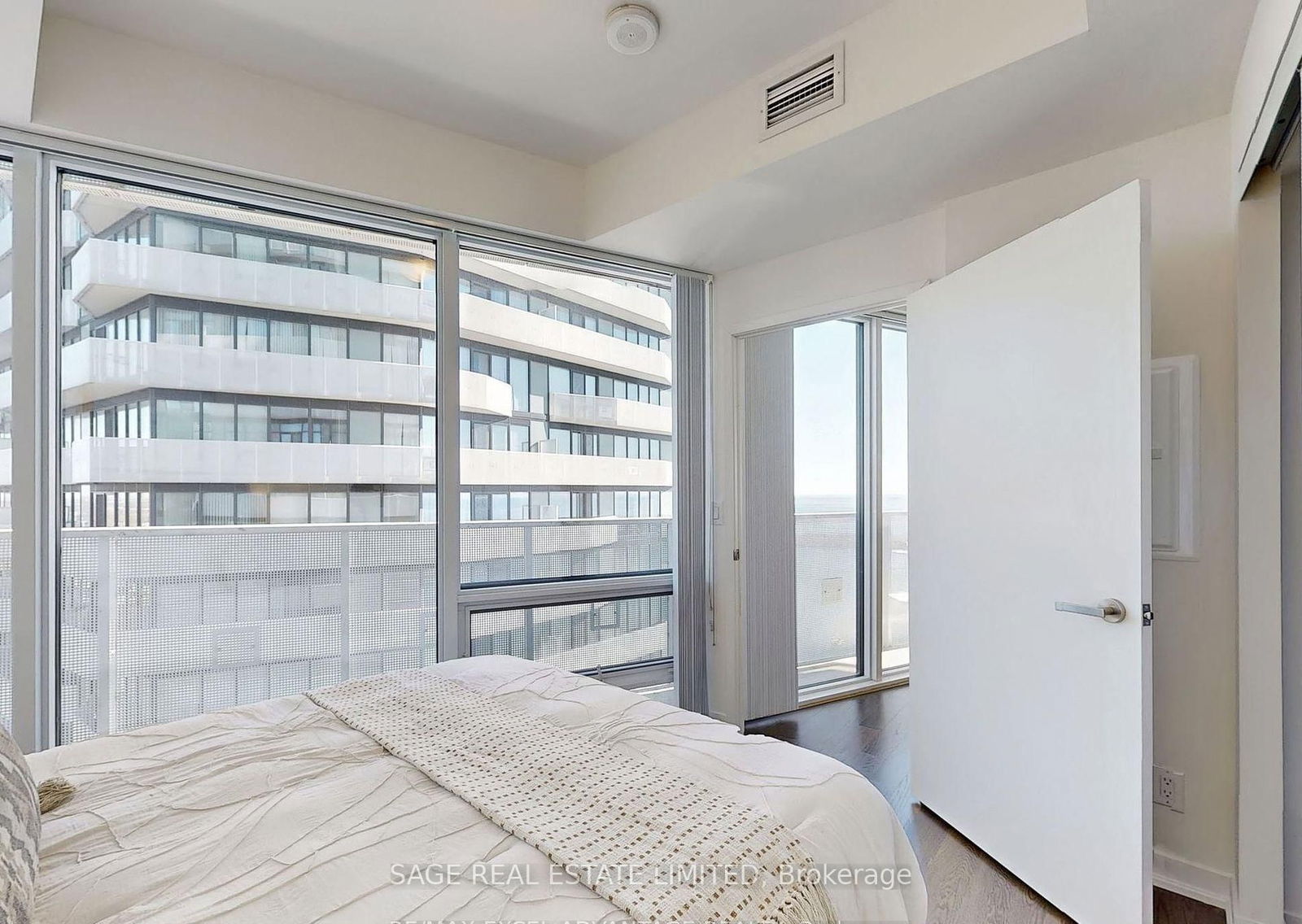 100 Harbour St, unit 6707 for rent