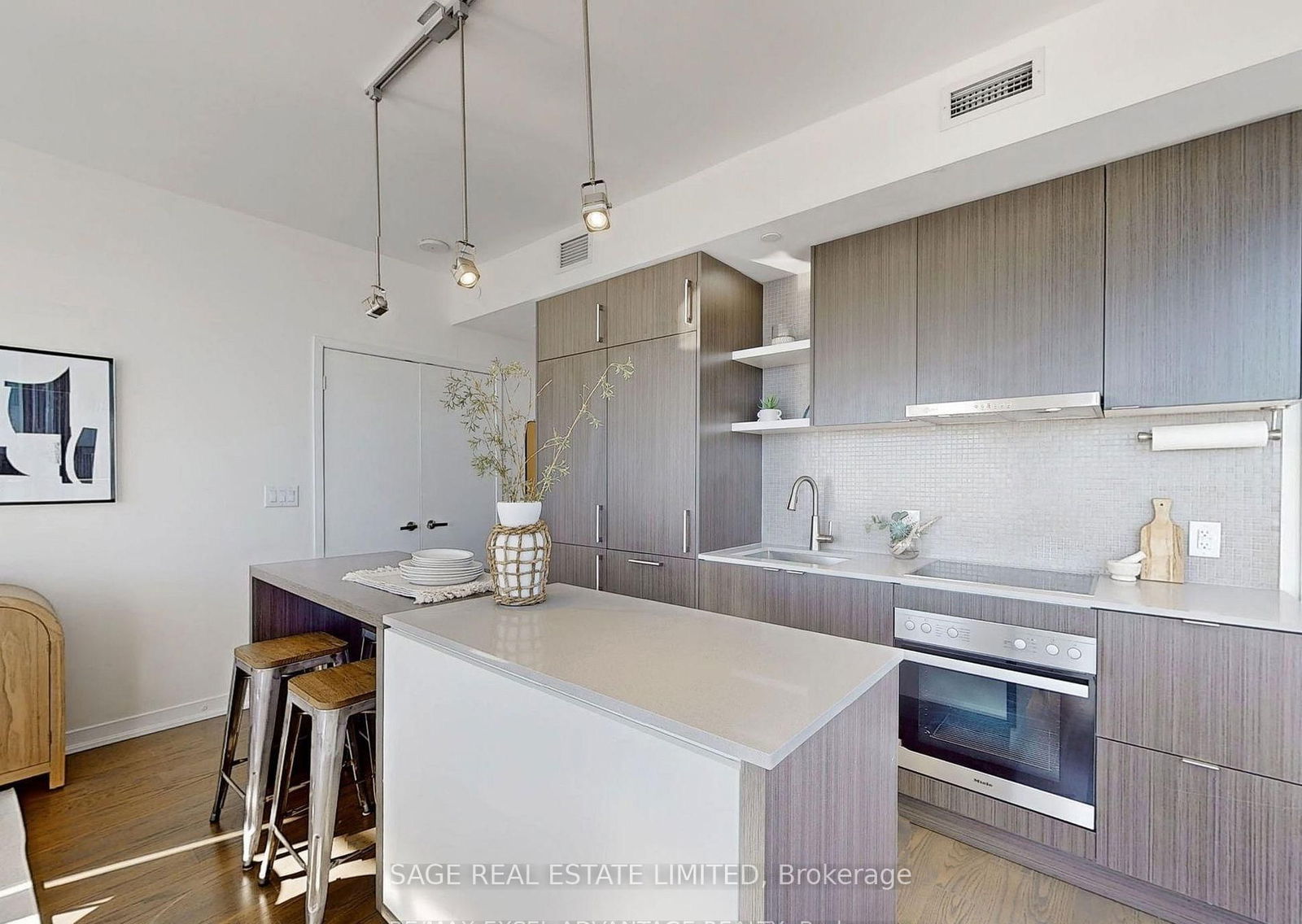 100 Harbour St, unit 6707 for rent