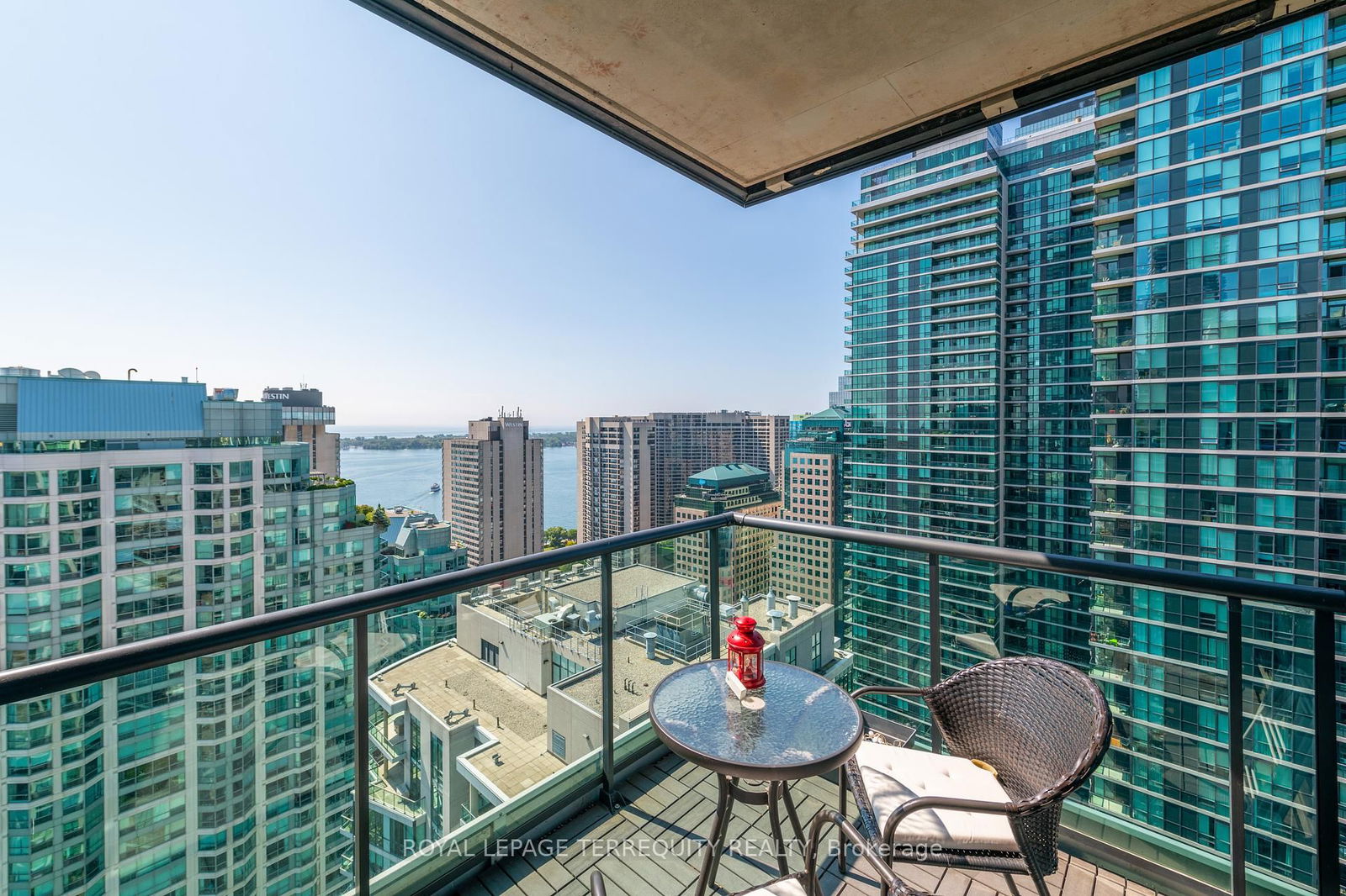 16 Yonge St, unit 3711 for rent