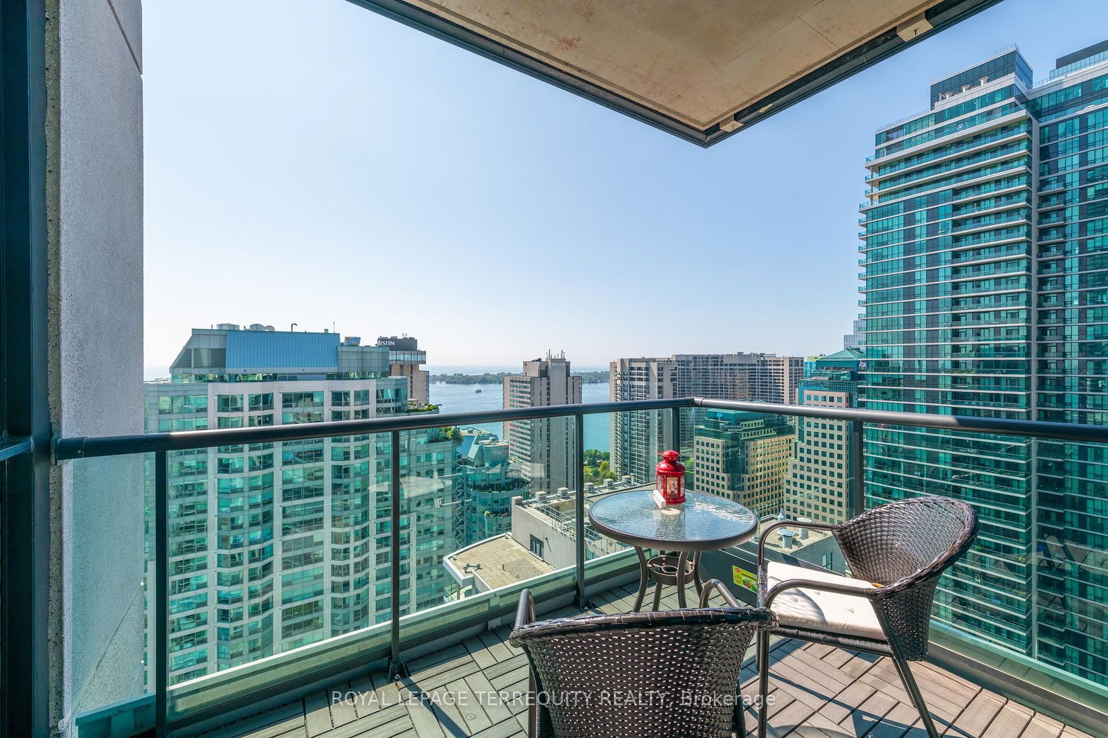 16 Yonge St, unit 3711 for rent