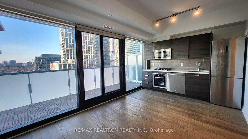 11 Charlotte St, unit 1804 for rent