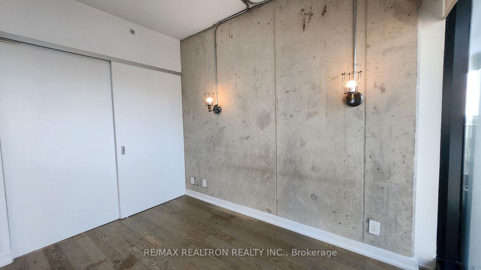 11 Charlotte St, unit 1804 for rent