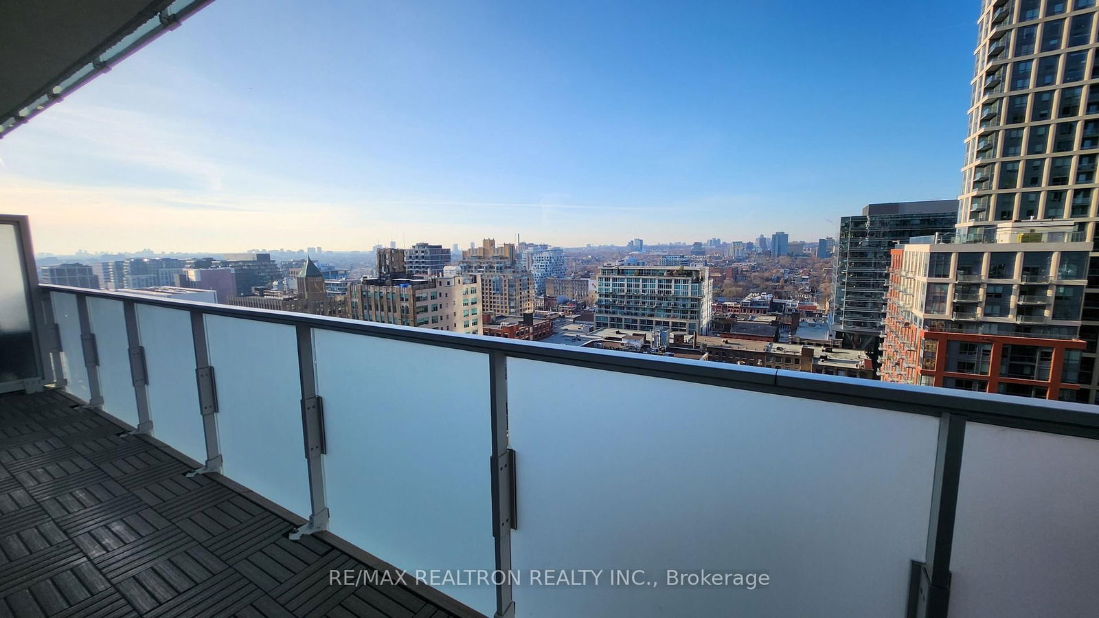 11 Charlotte St, unit 1804 for rent