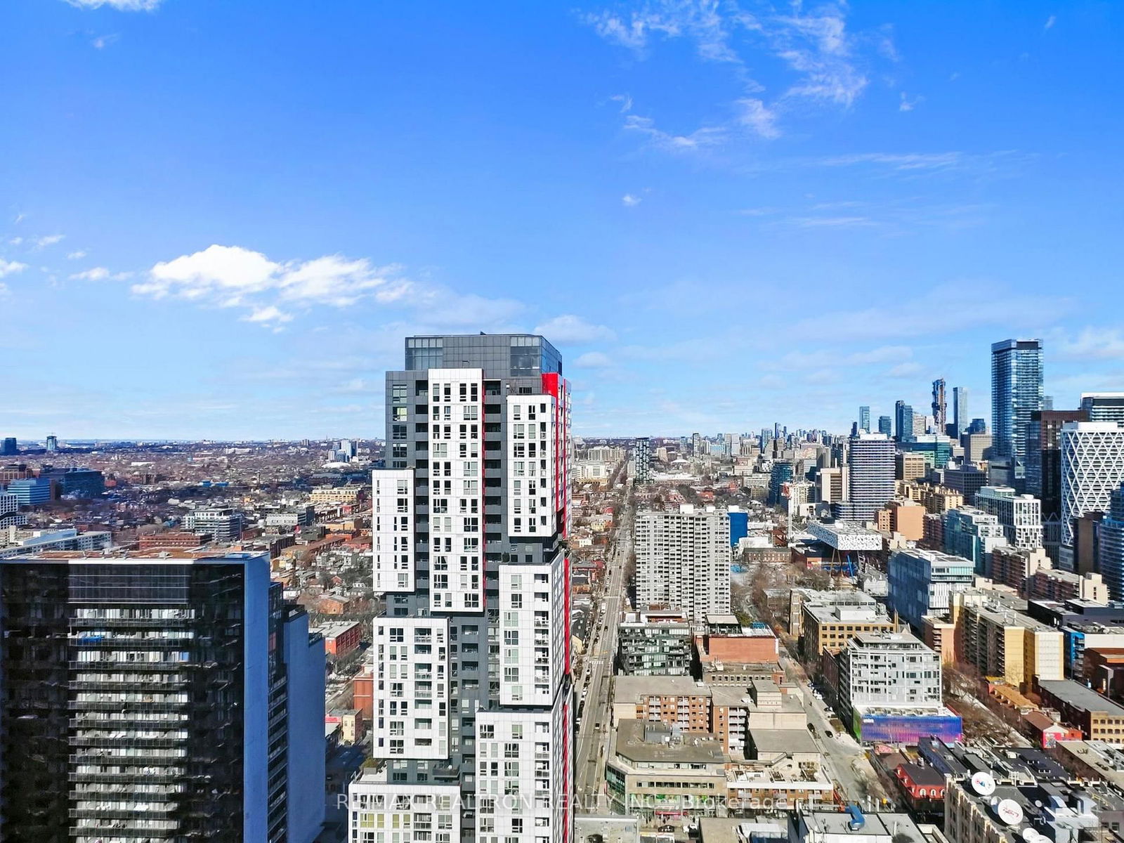 290 Adelaide St, unit 3704 for sale